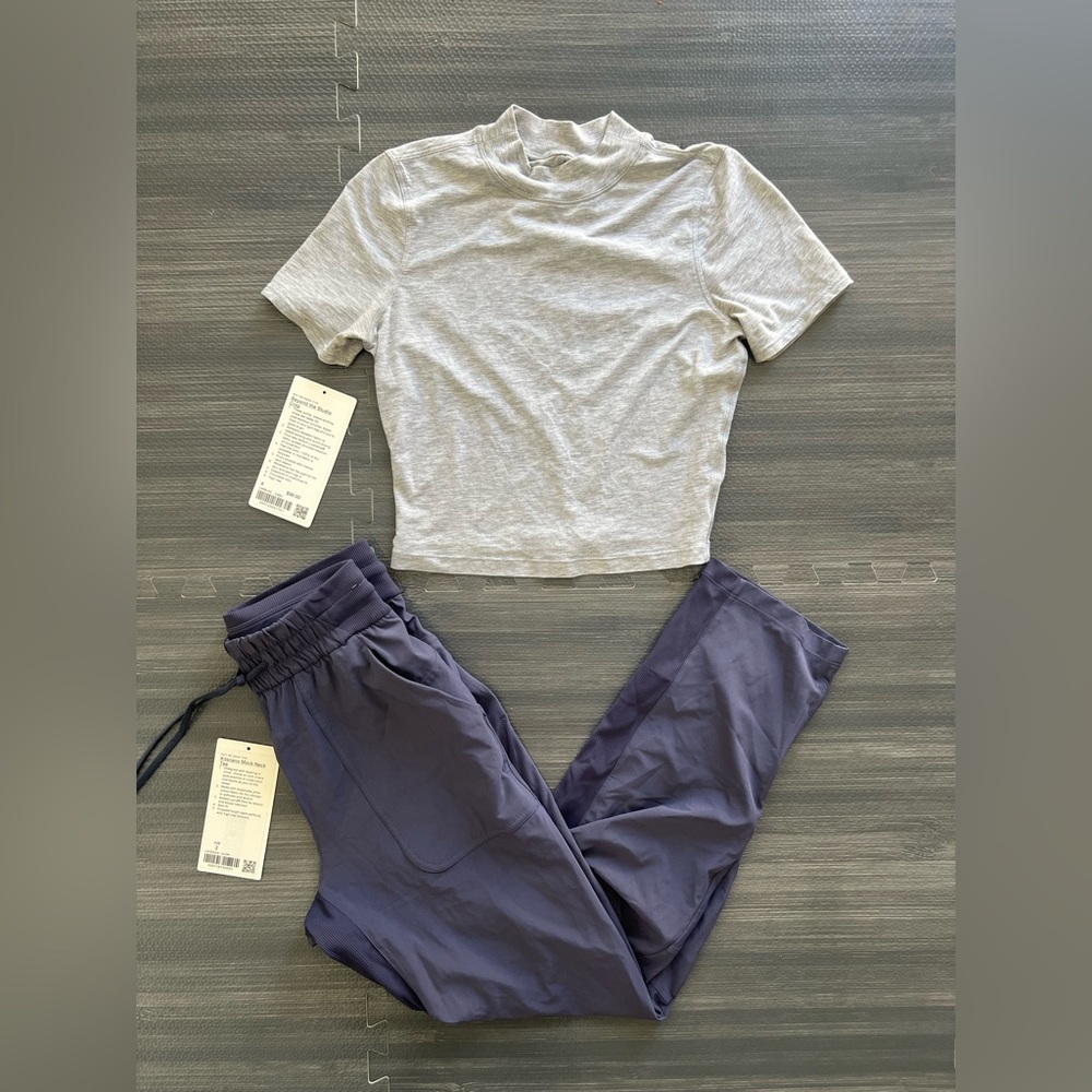 Lululemon Set: Kitsilano Mock Neck Tank Size 2 & Beyond the Studio Crop Size 4